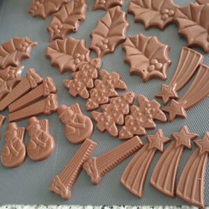 Atelier Décors de bûches de Noël – Samedi 13 décembre 2025, 14h30 à 17h00